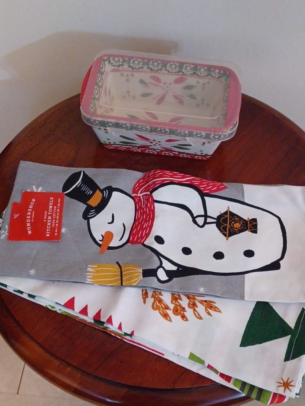 Wondershop Holiday Kitchen Towel Set with A Temptations Container
